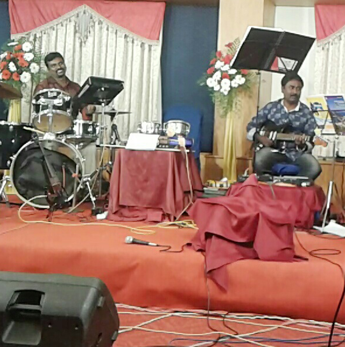 Jeni_Melodies_Violin_Instrumental_Music_Orchestra Guitar Artist_cine_light_music_in_Chennai_Tamilnadu